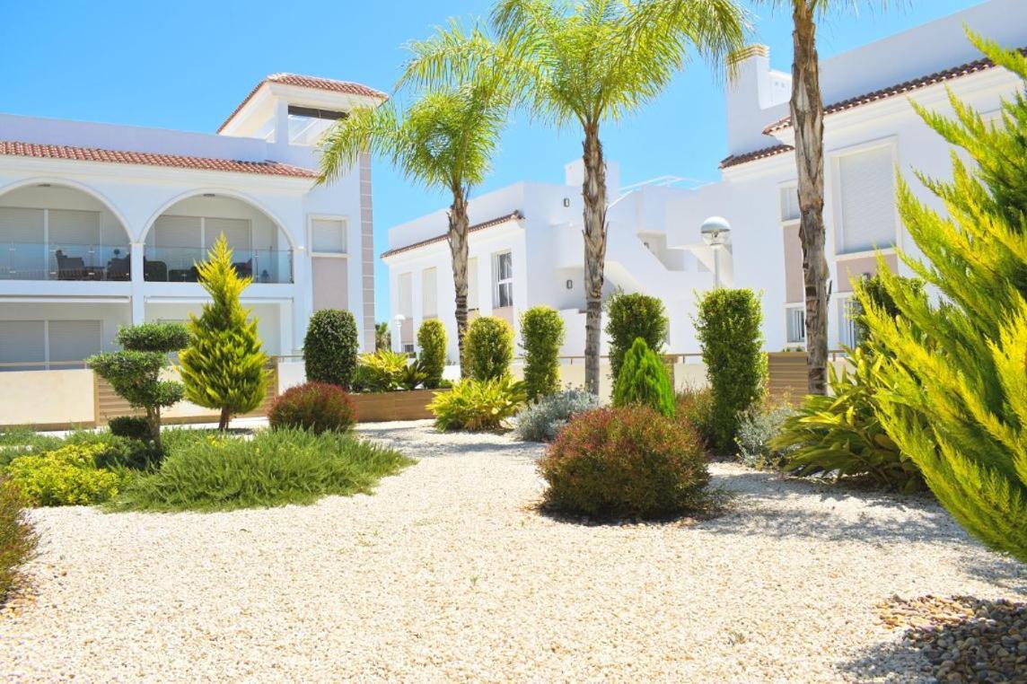 New Build Apartment On Beautiful Modern Complex Rojales Exterior photo