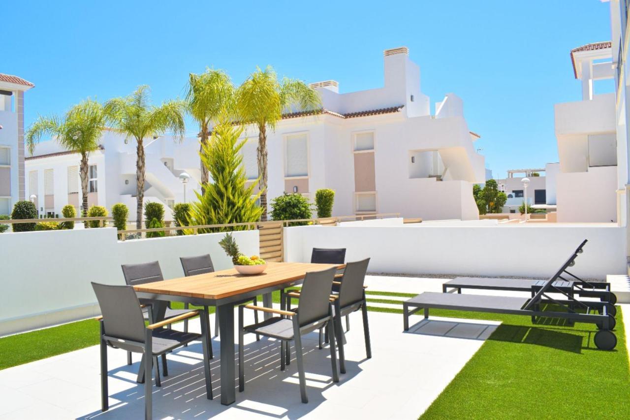 New Build Apartment On Beautiful Modern Complex Rojales Exterior photo