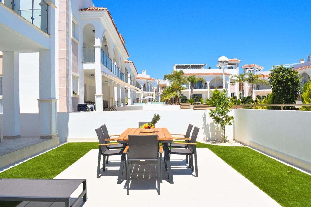 New Build Apartment On Beautiful Modern Complex Rojales Exterior photo